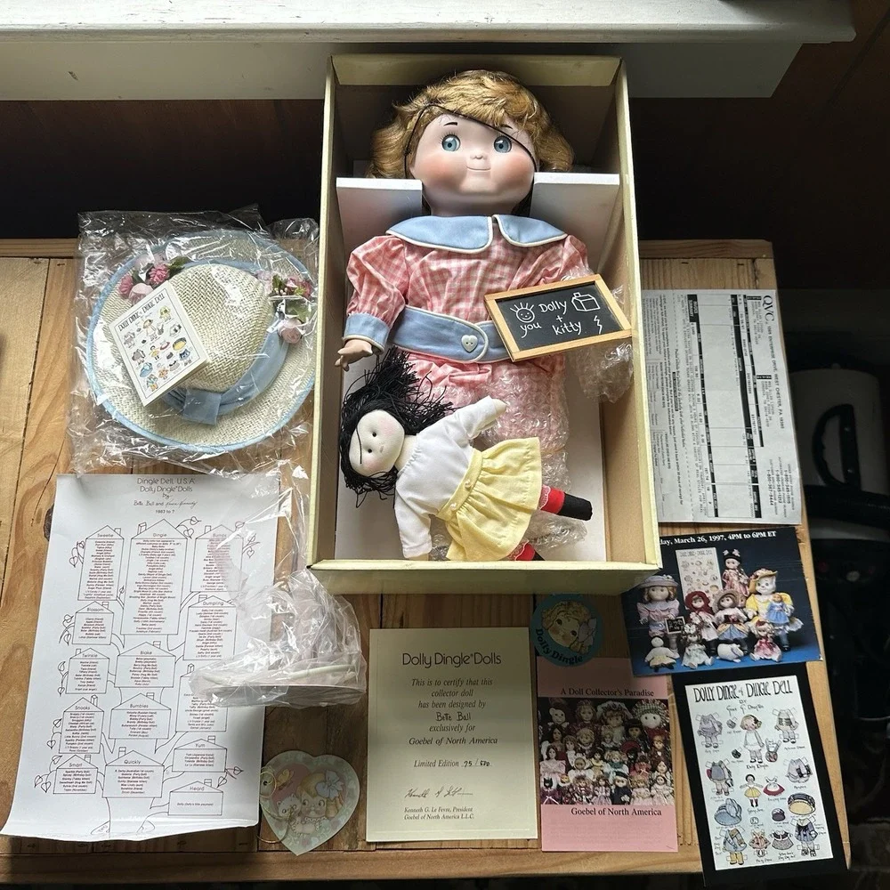 VTG 1993 Goebel DOLLY DINGLE Musical Doll Porcelain Limited Edition With Box